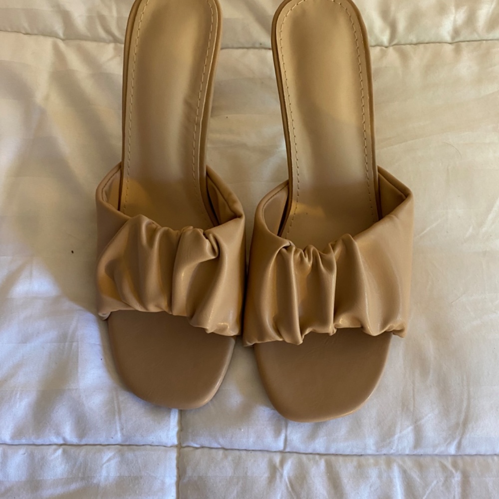 High heels - Picture 5 of 5